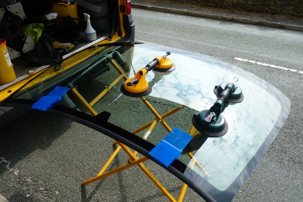 Mobile Windshield Replacement Services for Busy Professionals Mobile Windshield Replacement Services for Busy Professionals