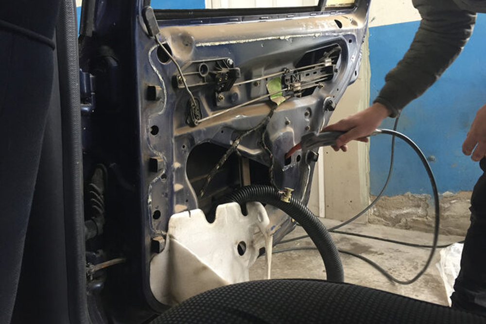 Auto Glass Window Repair Near Me for Modern Vehicles Auto Glass Window Repair Near Me for Modern Vehicles