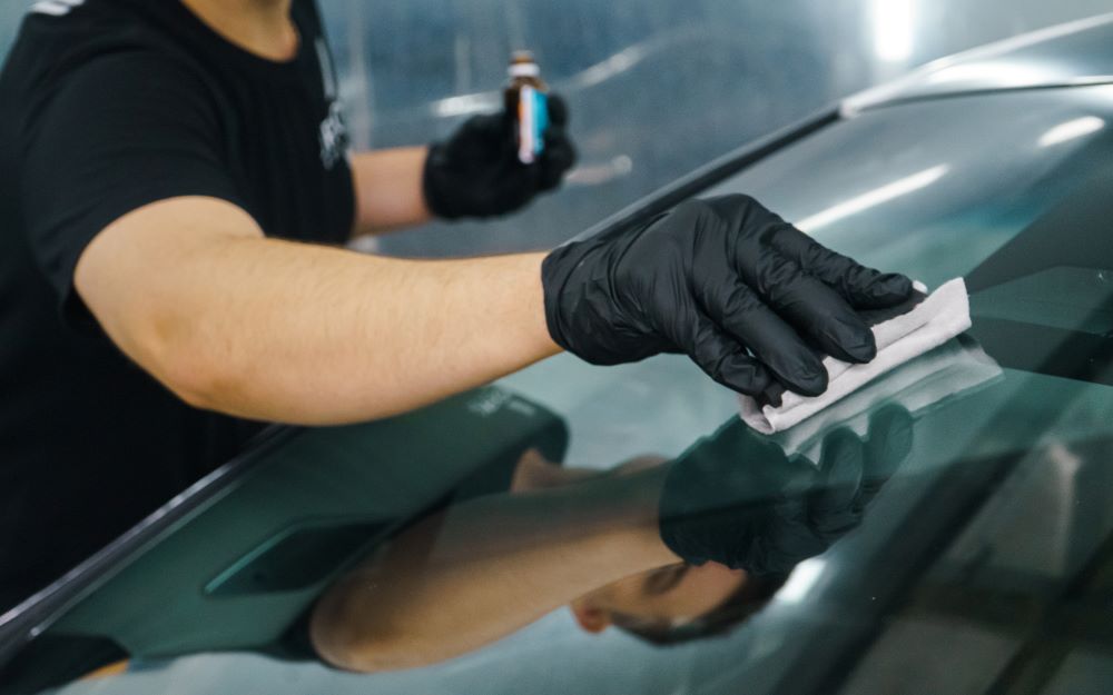 Is Mobile Vehicle Window Repair Near Me Worth It?