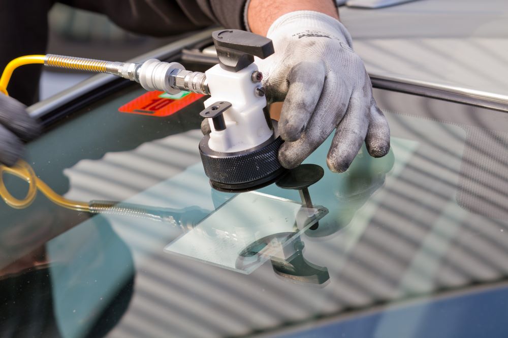 Auto Glass Repair Near Me Using OEM Parts or Aftermarket