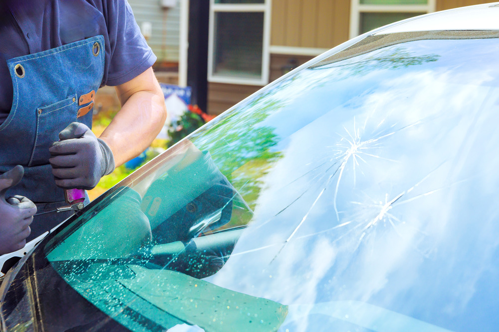 Repair versus Replacement of the Windshield on a Car Repair versus Replacement of the Windshield on a Car