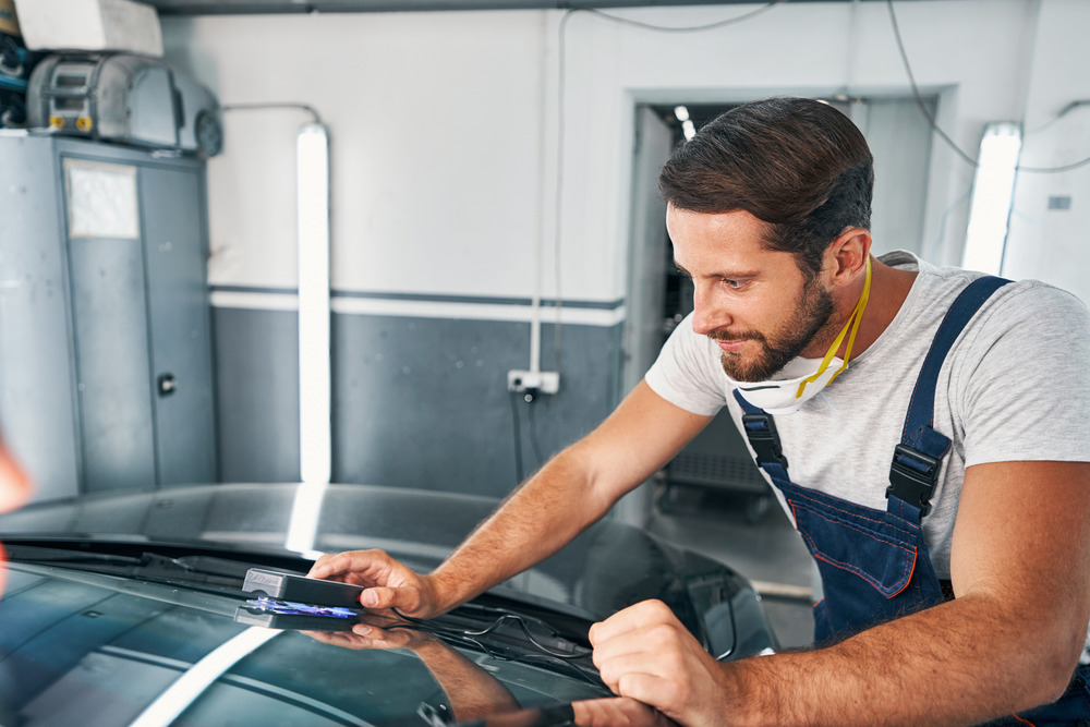Windshield Glass Repair Near Me That Saves Money Windshield Glass Repair Near Me That Saves Money