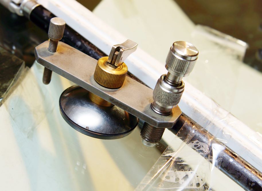 Mobile Auto Glass Repair for Windshield Damage in California
